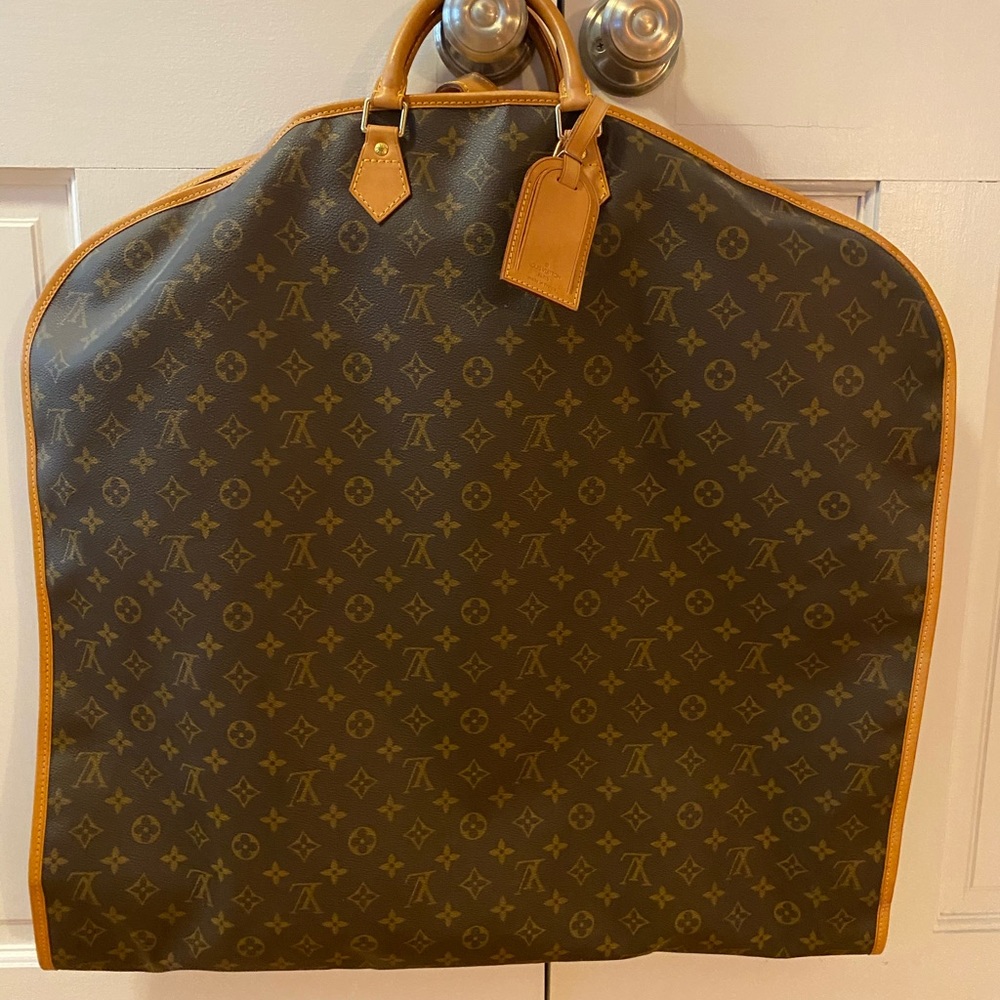 Louis Vuitton Garment Bag (Monogram Housse Habits)